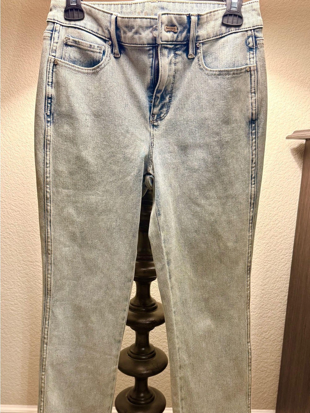 White House Black Market Men’s Straight Light Blue Jeans
